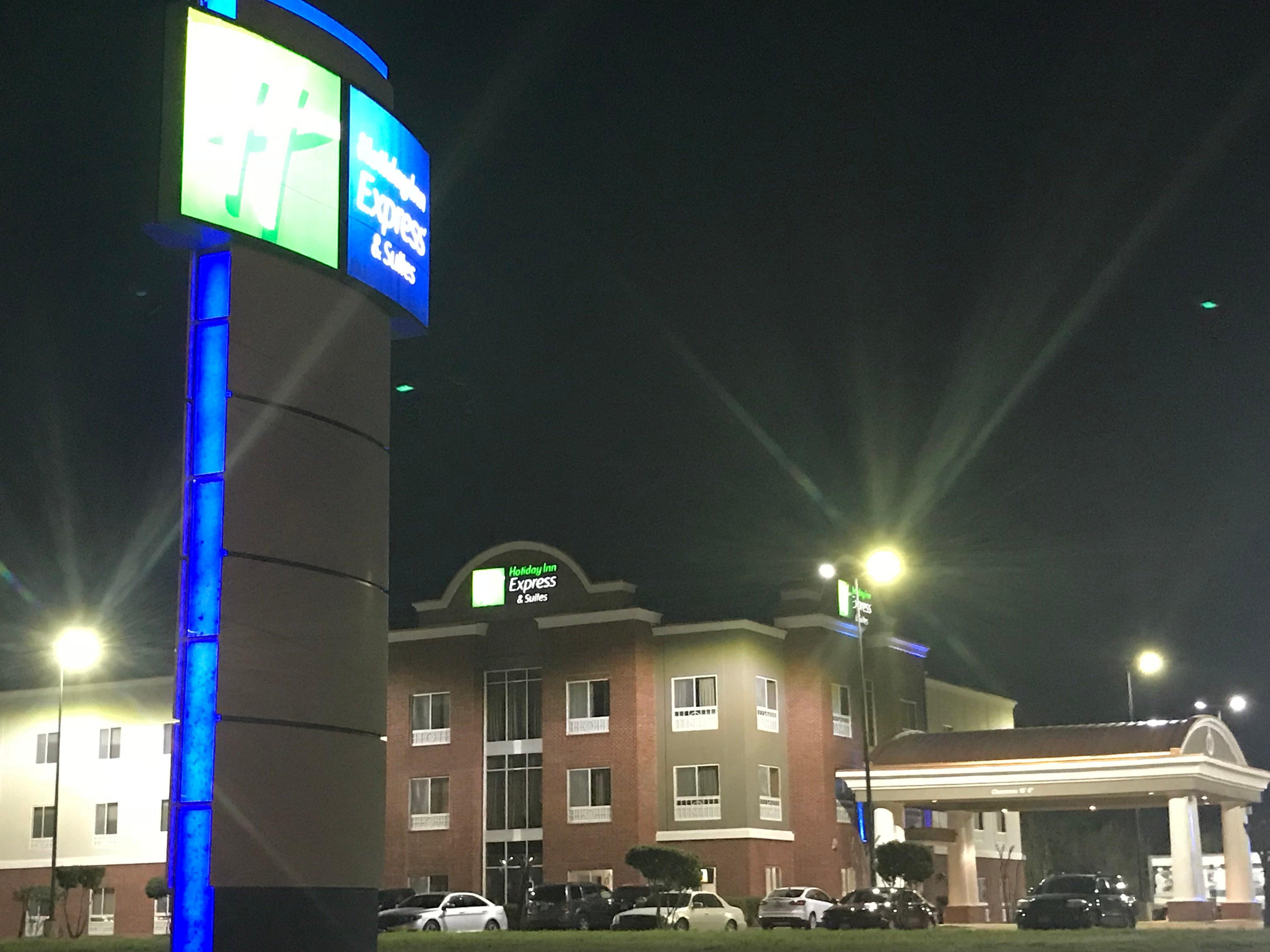 Holiday Inn Express Hotel & Suites Canton By Ihg Exterior photo