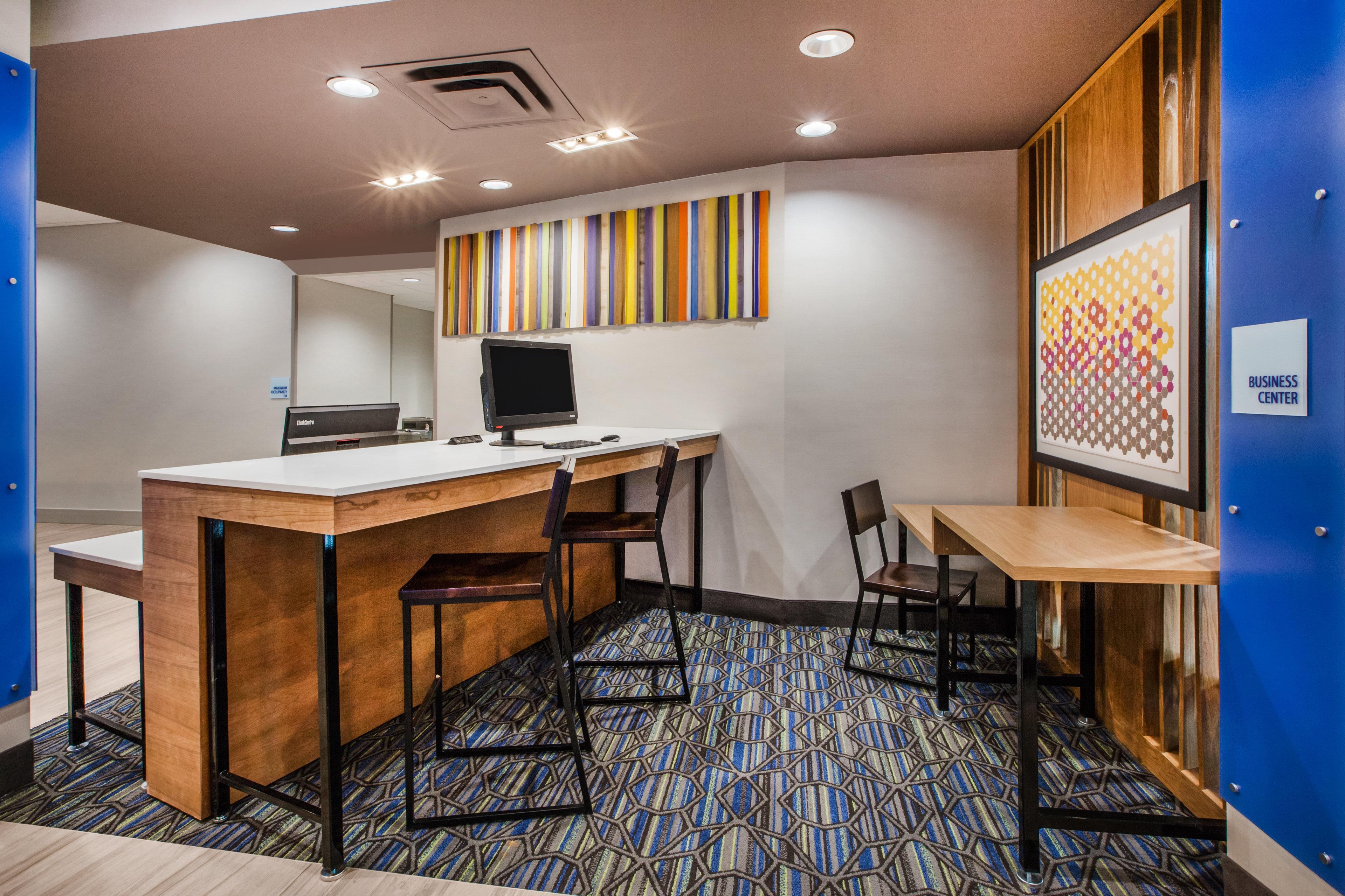 Holiday Inn Express Hotel & Suites Canton By Ihg Exterior photo