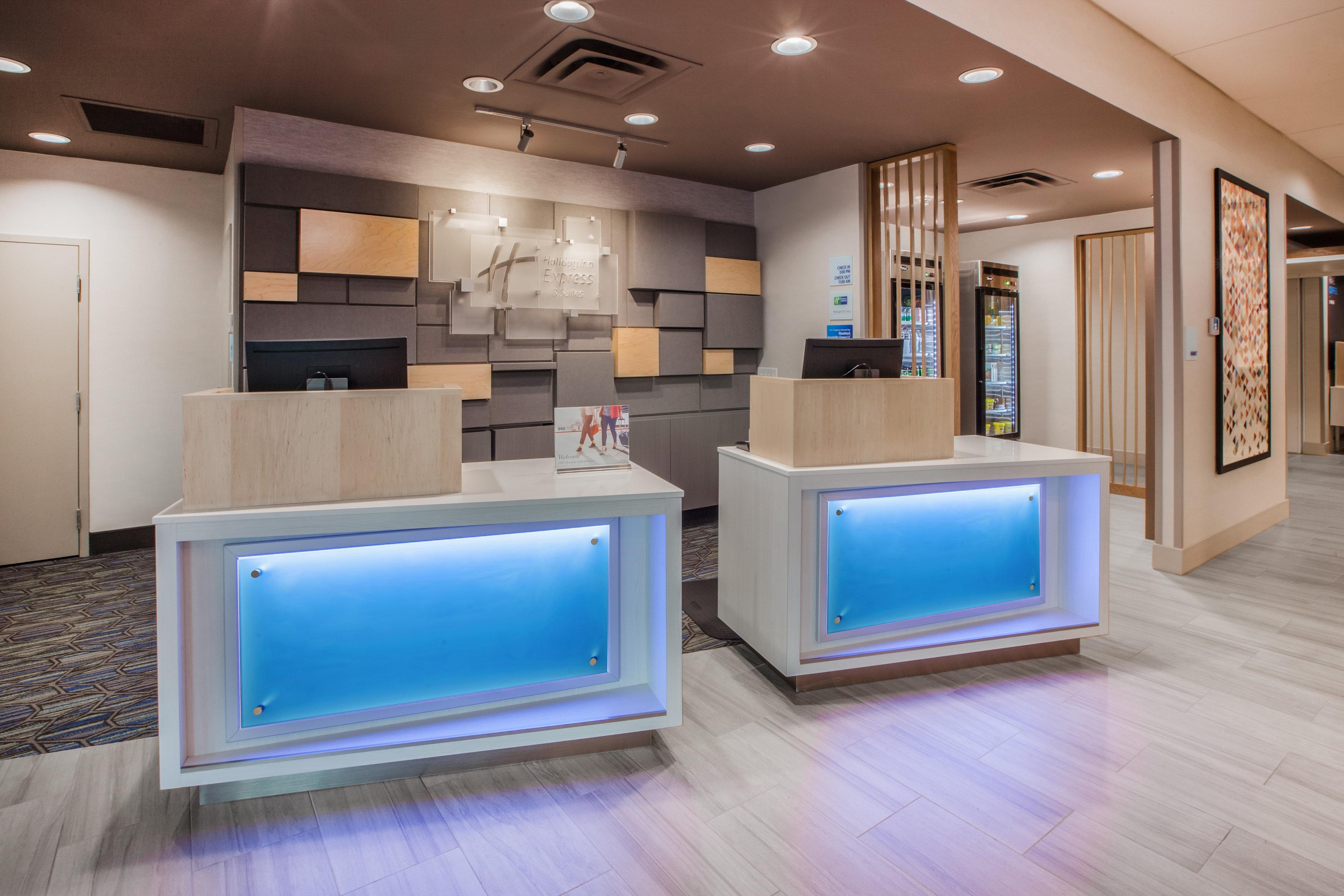 Holiday Inn Express Hotel & Suites Canton By Ihg Exterior photo