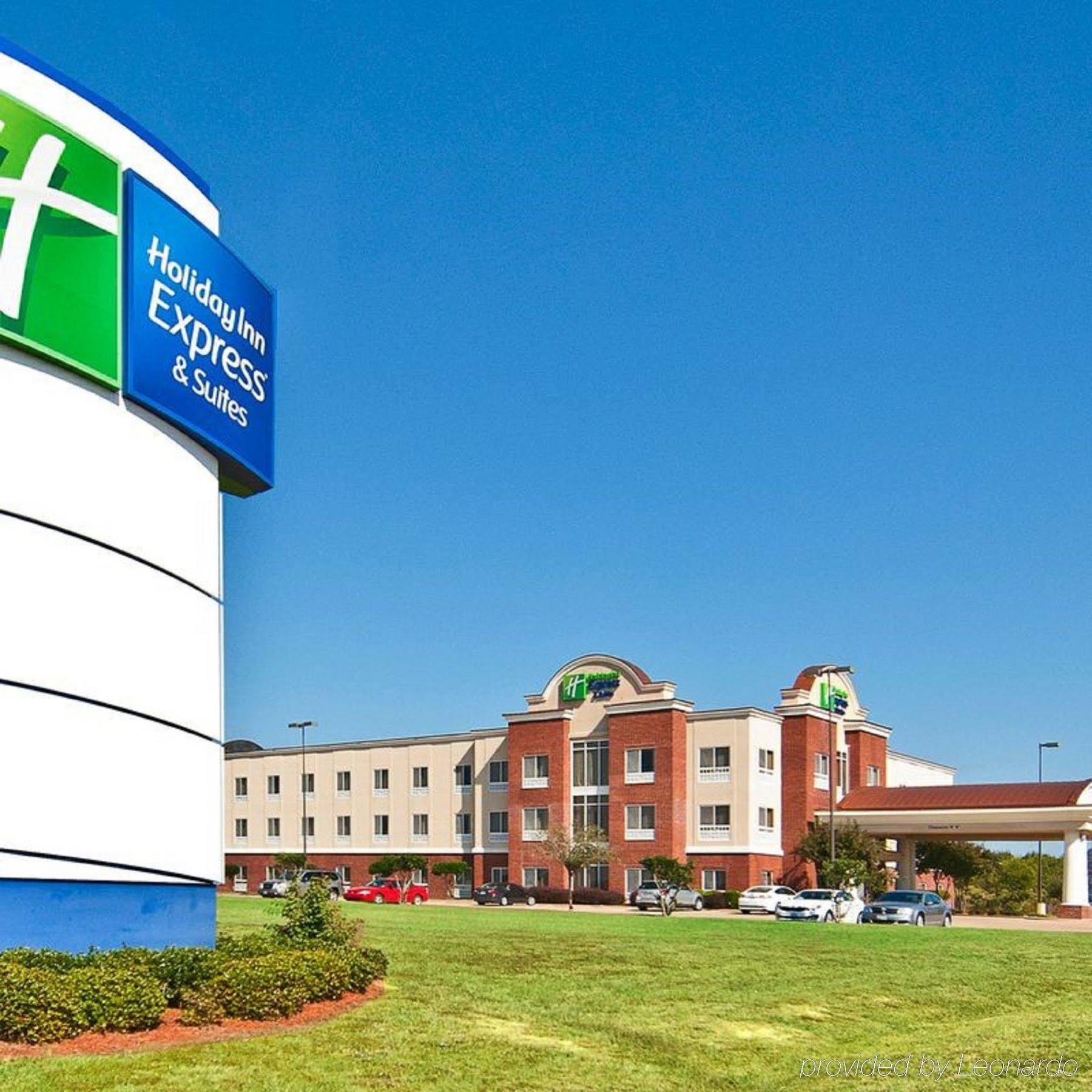 Holiday Inn Express Hotel & Suites Canton By Ihg Exterior photo