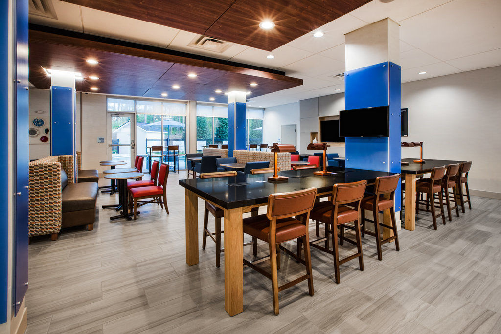 Holiday Inn Express Hotel & Suites Canton By Ihg Exterior photo