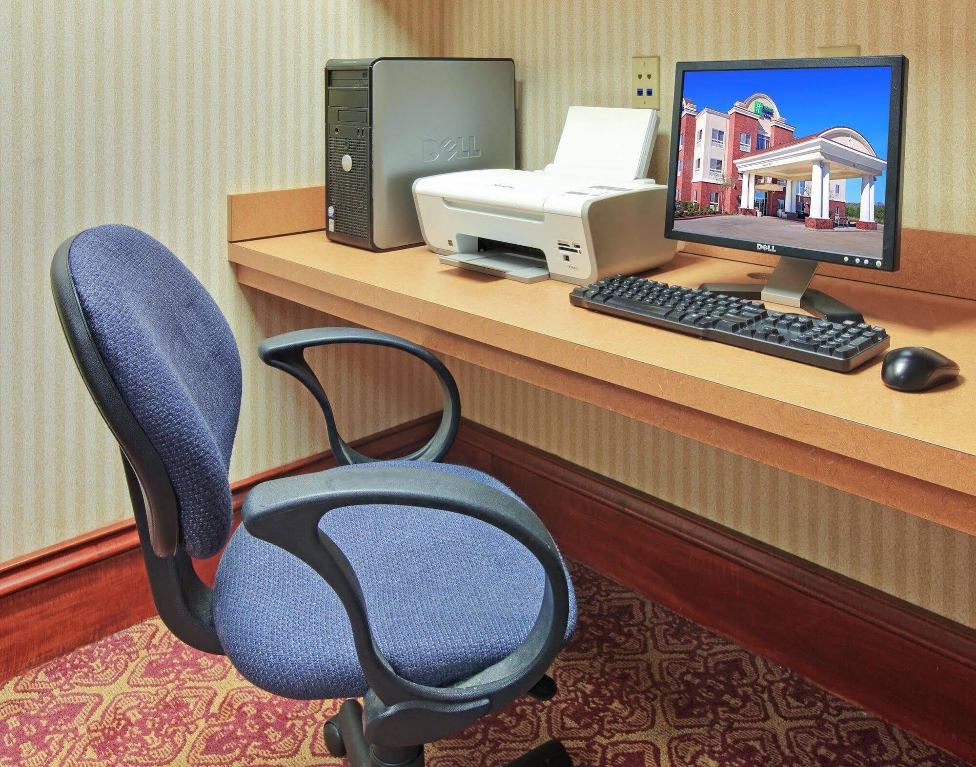 Holiday Inn Express Hotel & Suites Canton By Ihg Exterior photo