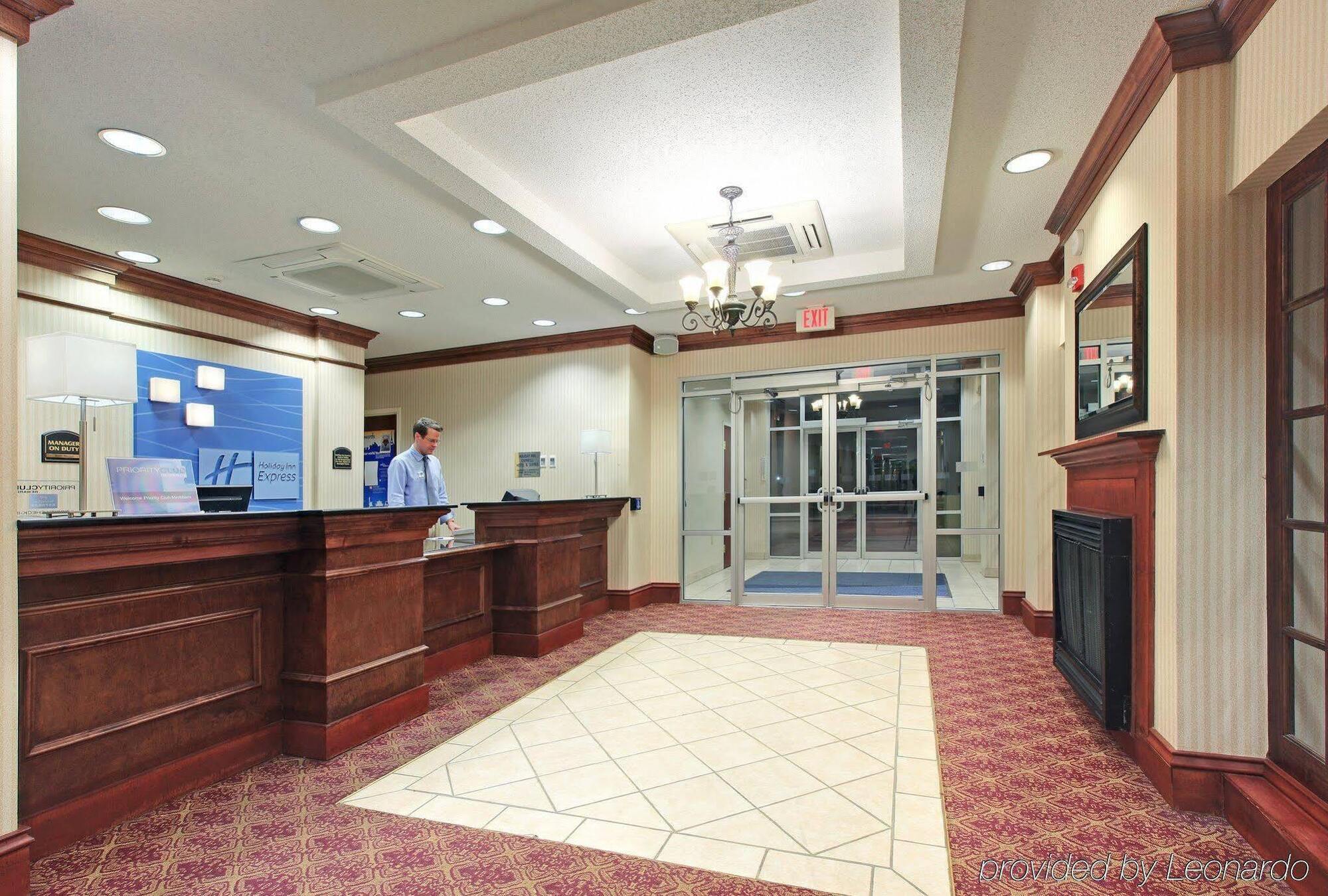 Holiday Inn Express Hotel & Suites Canton By Ihg Exterior photo